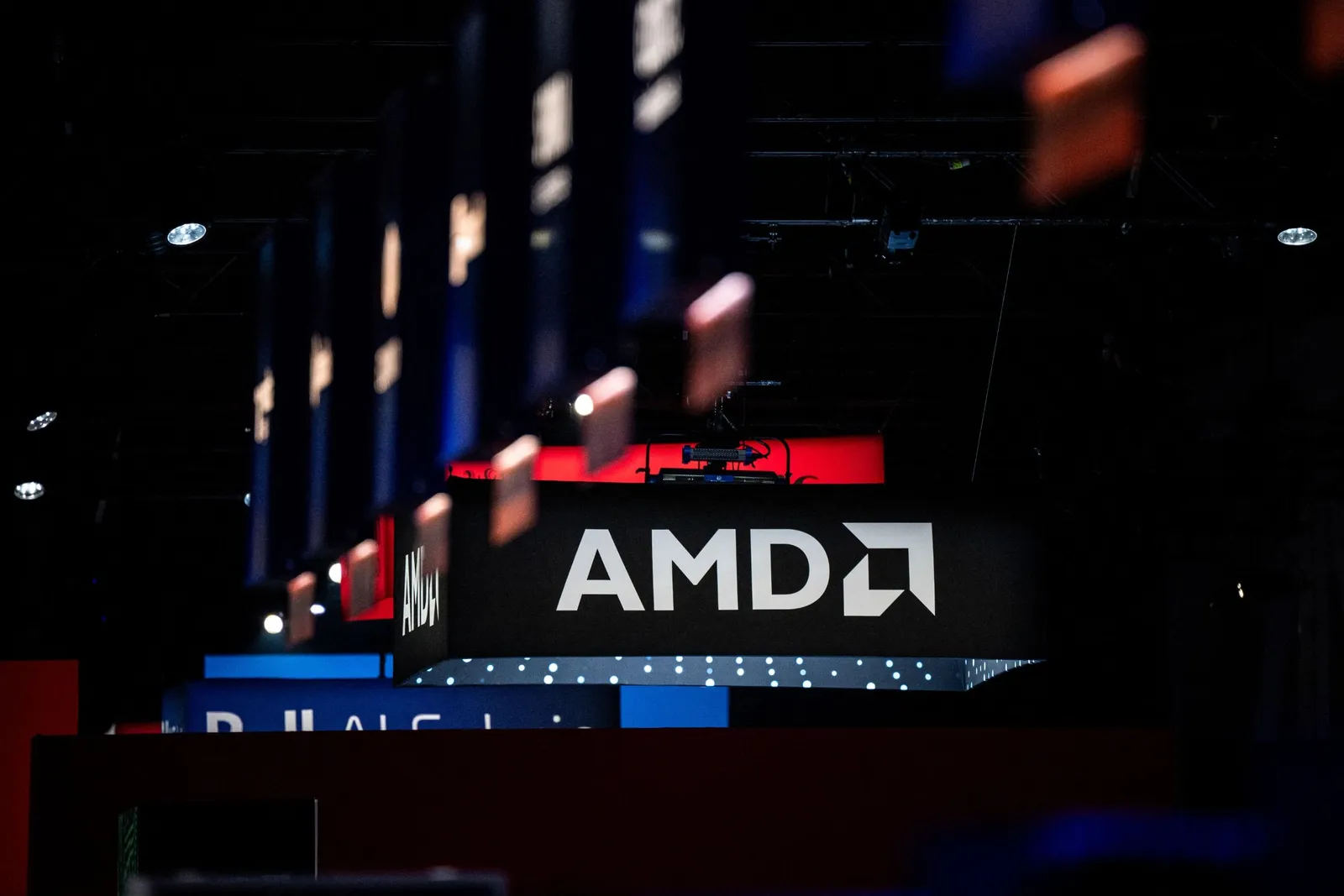 AMD премина 1 трилион долара и изпревари Intel
