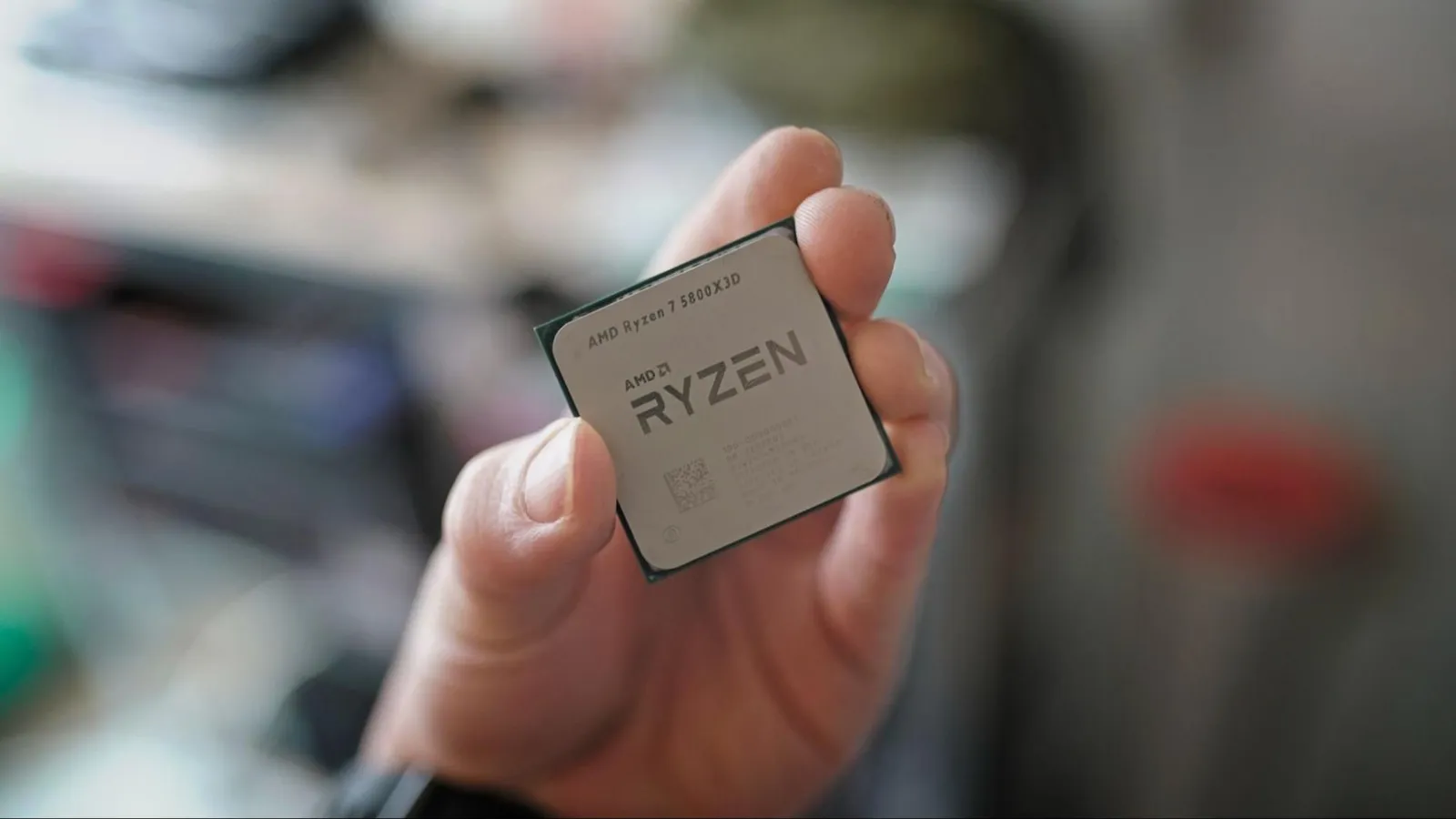 Лиза Су върна Ryzen 7 5800X3D — подарък за AM4