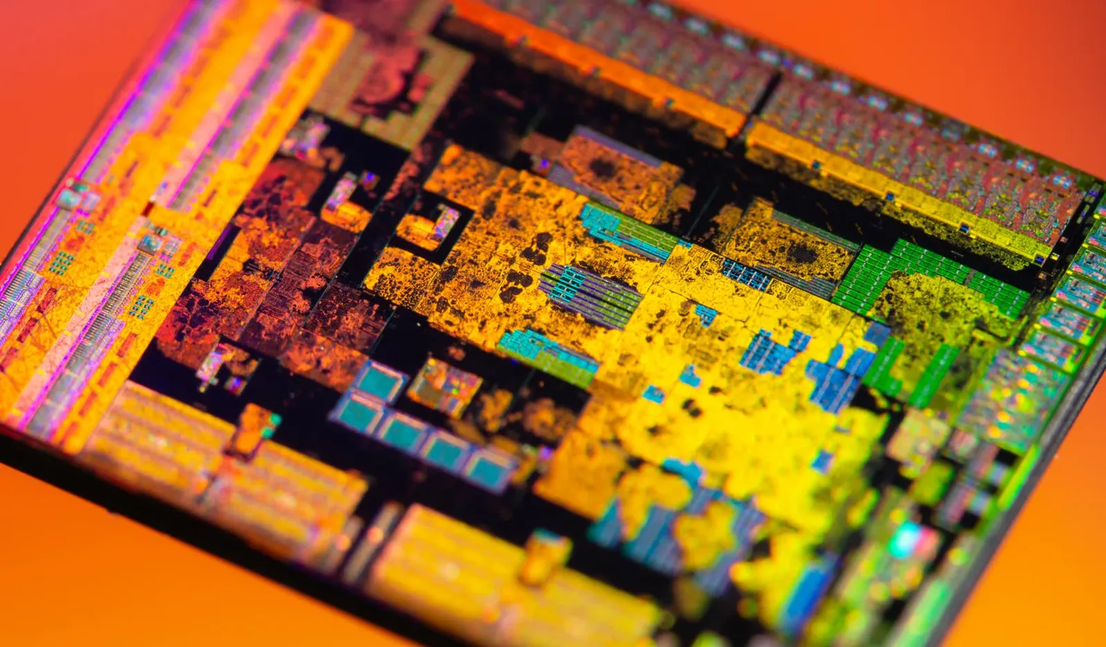 AMD: Zen 6 подобрява 1% ниските кадри и заекването