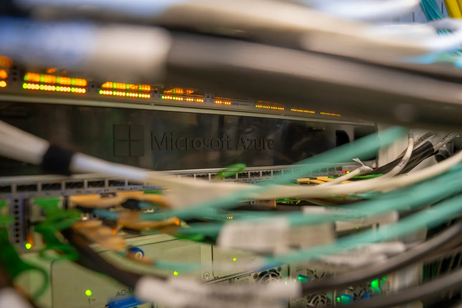 Azure с 33,2 млрд. долара, 10 млрд. идват от OpenAI