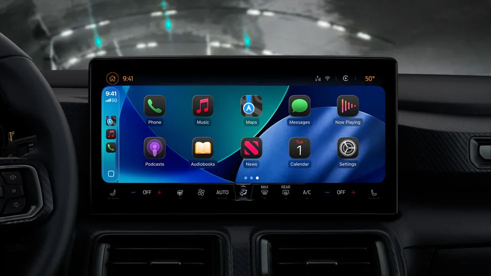Claude и още четири AI чатбота вече работят в CarPlay