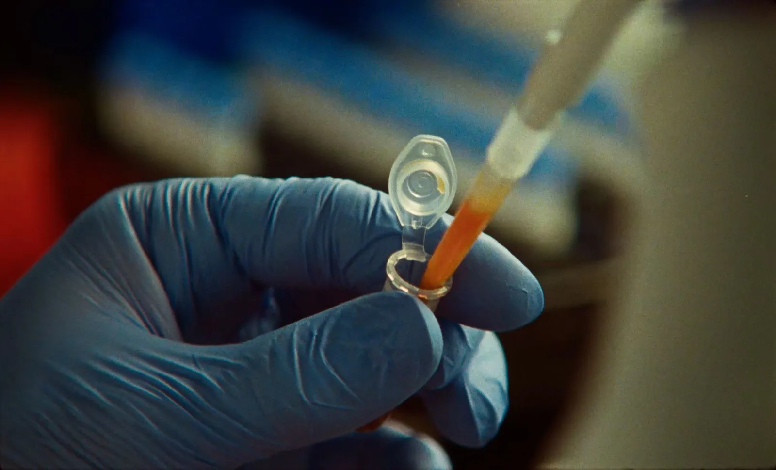 Claude сам откри нова ензимна система, подобна на CRISPR