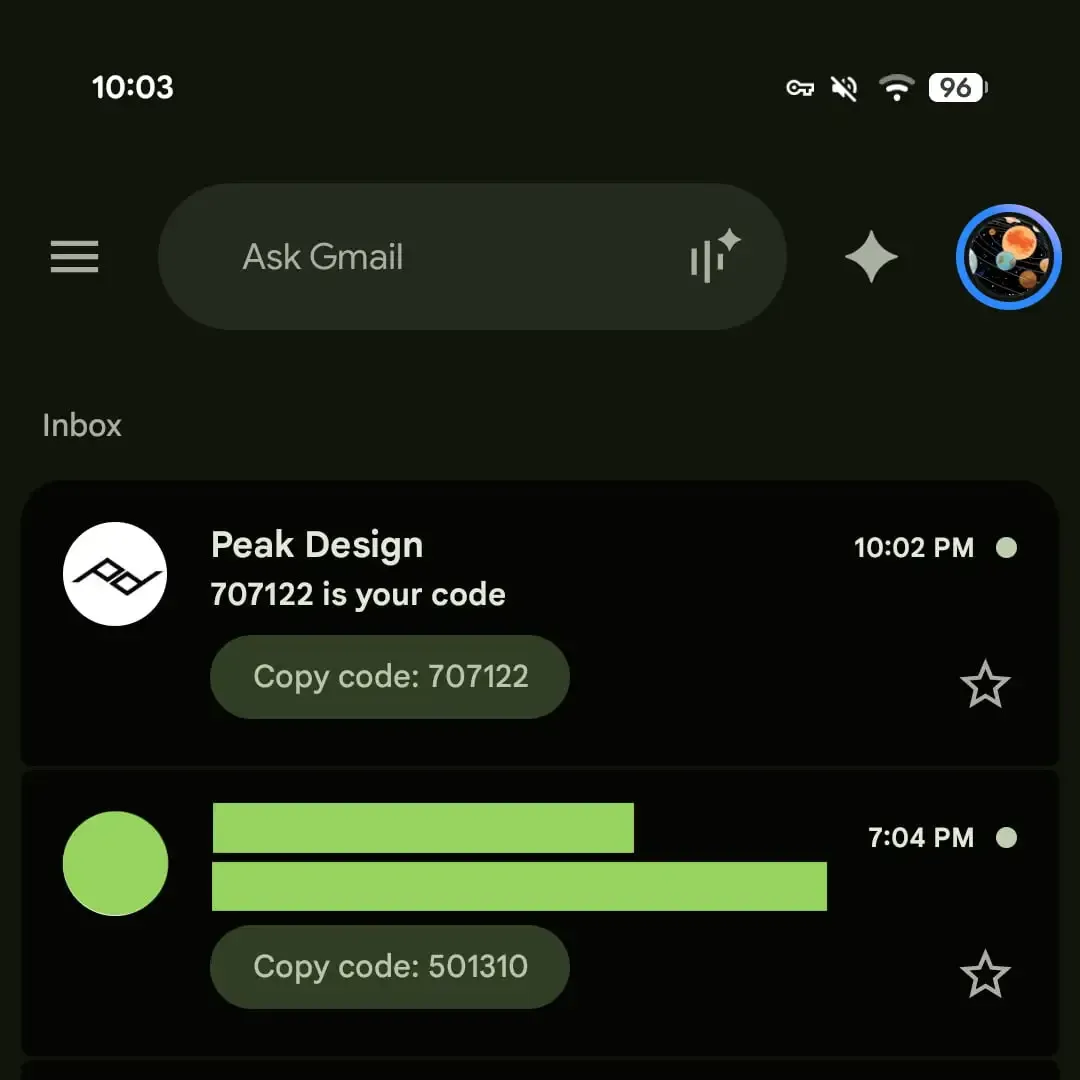 Бутонът Copy code под темата на писмо в Gmail
