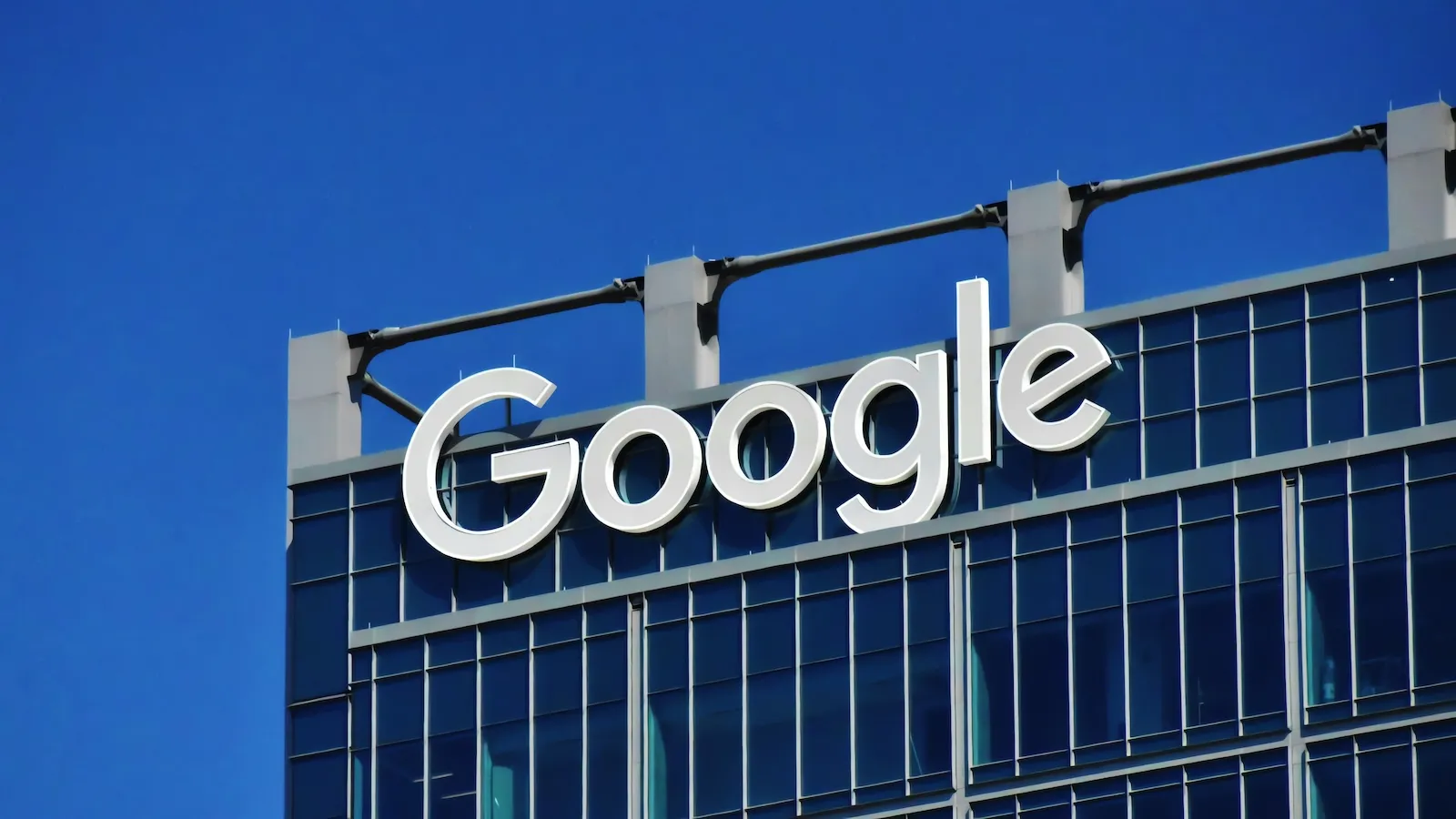Google глобен с 403 млн. евро за данни за локация