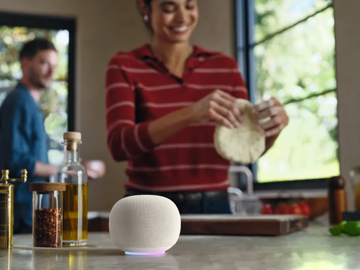 Колонки Google Home теглят гигабайти без причина