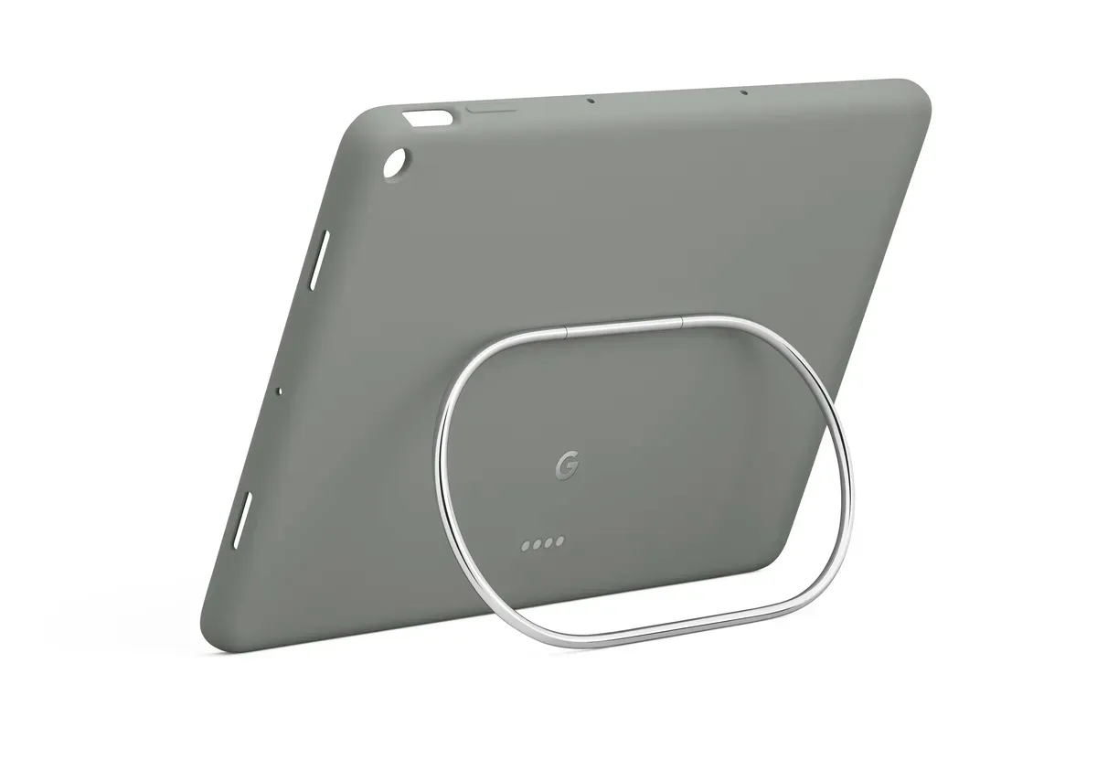 Pixel Tablet в калъфа на Google