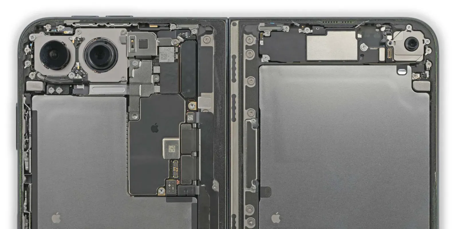 iFixit разглоби iPhone Duo: заподозряна е пантата