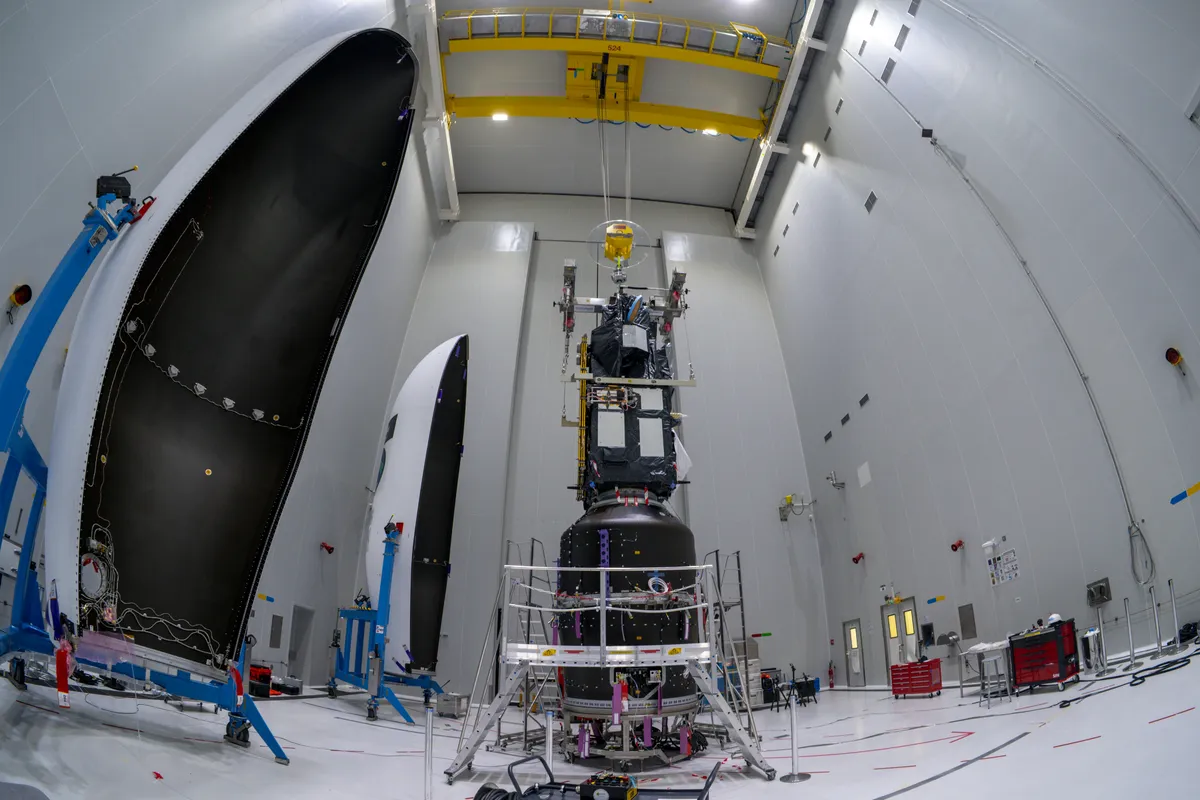 Sentinel-3C и FLEX преди затварянето на обтекателя