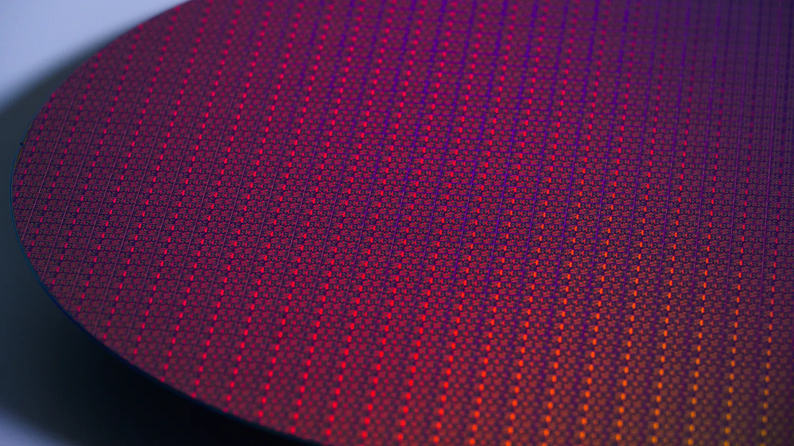 Intel даде на стартъп ключовете към x86 ядрата Atom