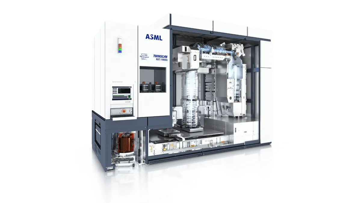 Литографът ASML TWINSCAN NXT