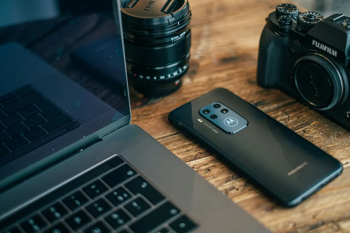 Motorola пуска телефони с GrapheneOS през 2027 г.