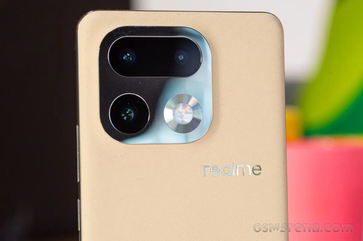 Изтеклите спецификации сочат камера остров в стила на Realme 16 Pro+