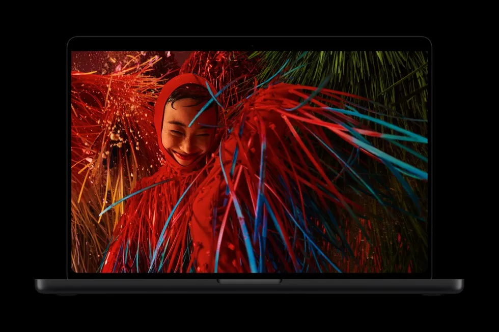 Първият тъч MacBook Pro: OLED от 2899 долара