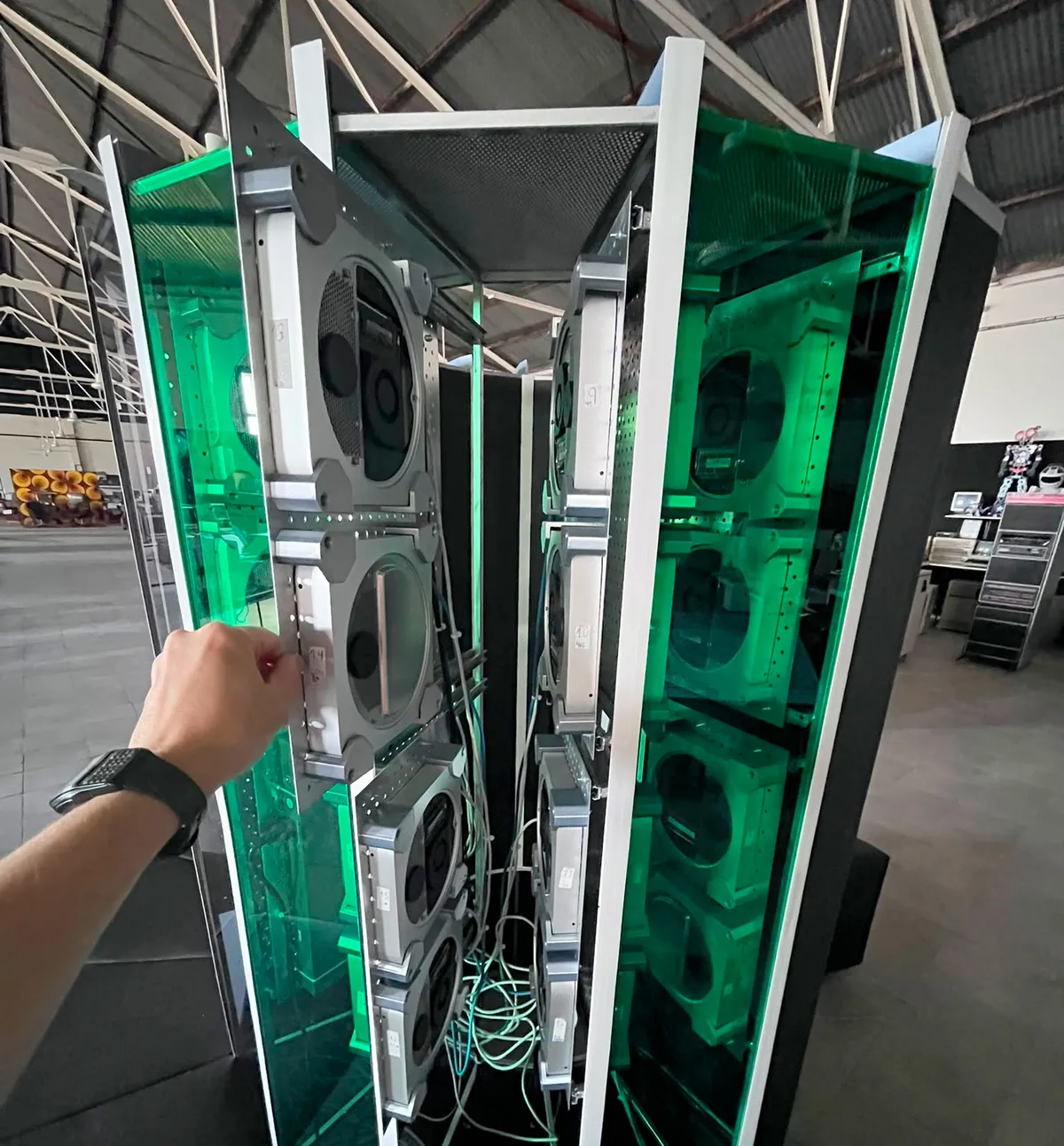Репликата на Cray-1 в залата на музея в Махадас де Тиетар