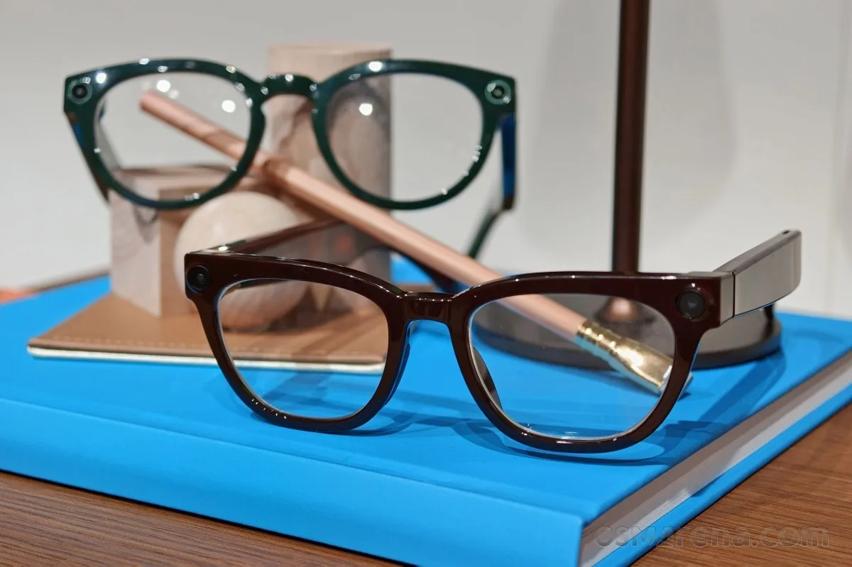 Samsung Intelligent Eyewear — първите очила с Android XR
