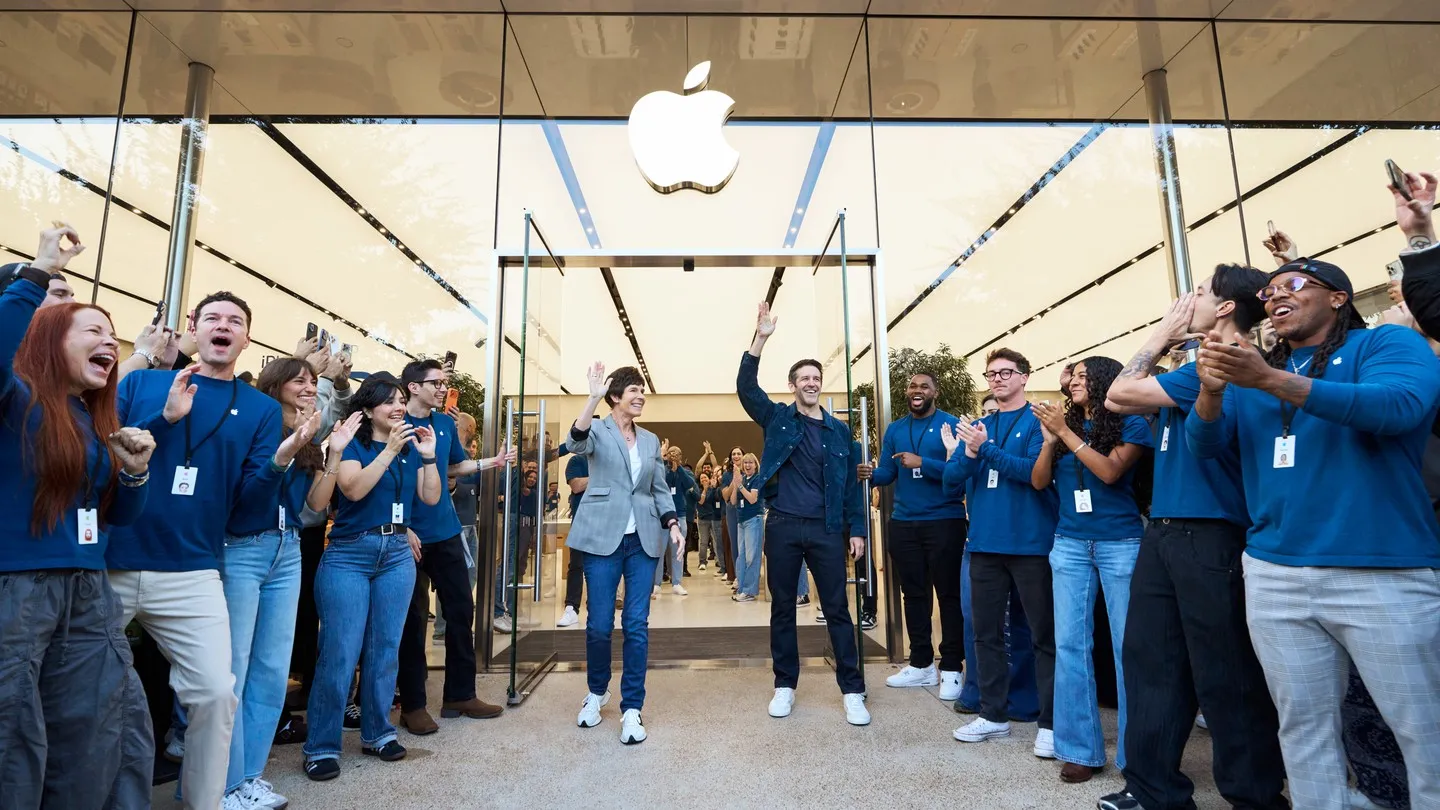 Счупени екрани на iPhone Duo и цената на ремонта