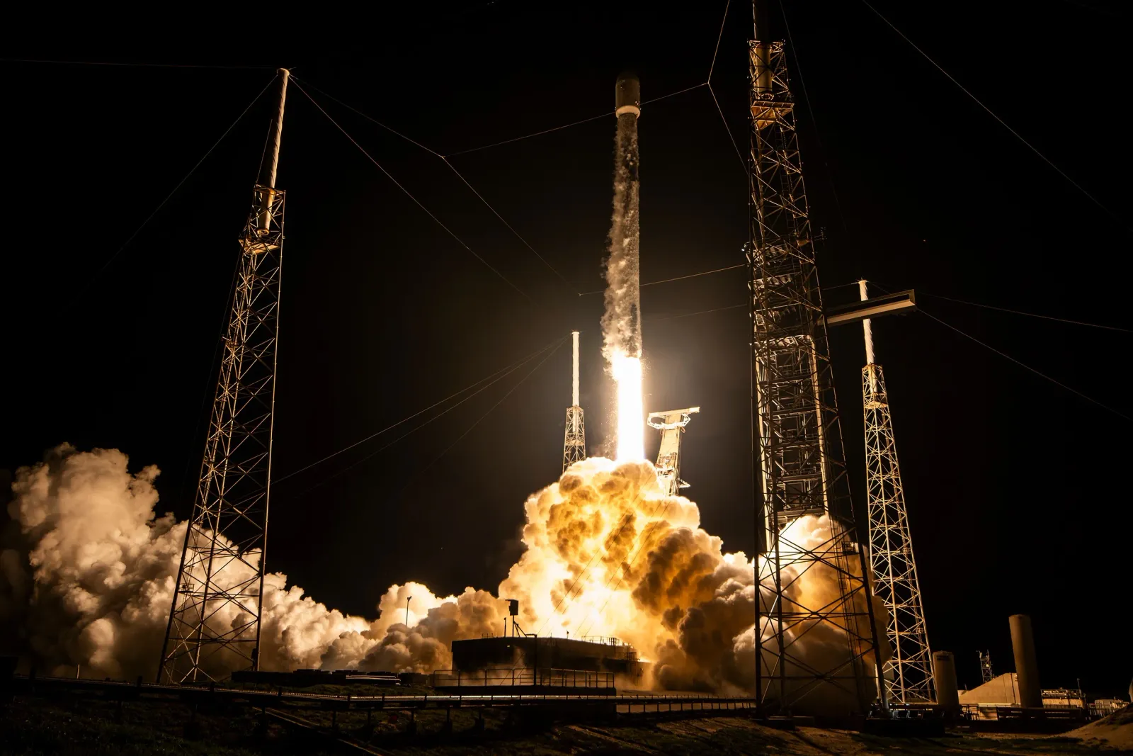 Рекорд: два старта на Falcon 9 за 38 минути