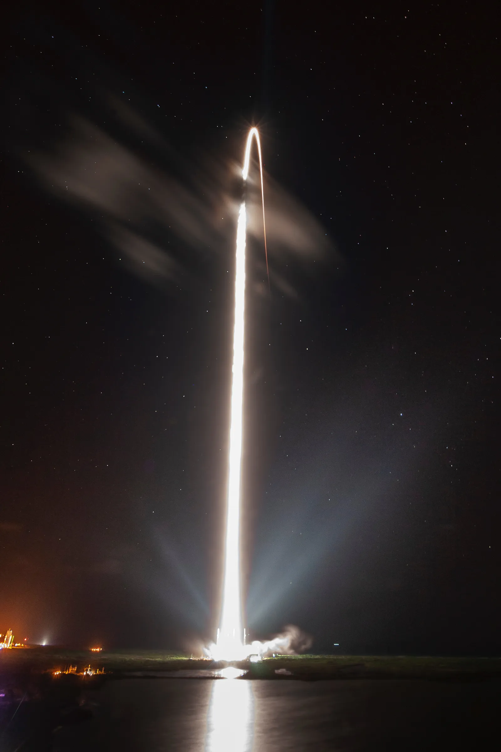 SpaceX влиза в мобилния бизнес със Starlink Mobile