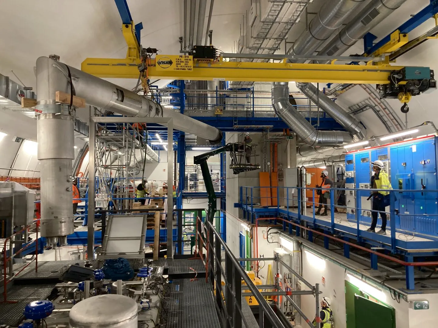 Крачка за синтеза, ЦЕРН спира LHC за модернизация