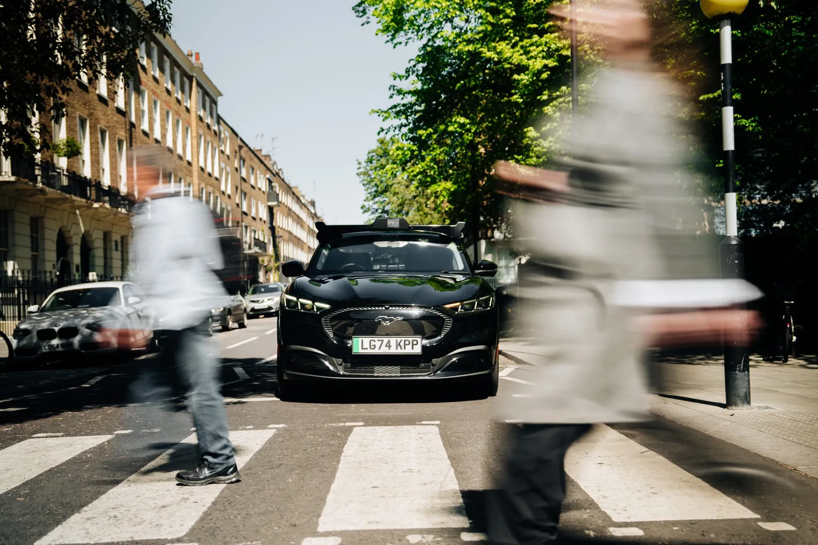 Uber пусна първите роботакси в Лондон с Wayve