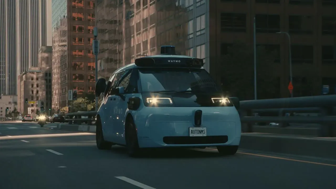 Waymo влиза в 18 окръга, камиони тестват по магистрали
